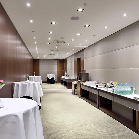 柏林欧洲之星酒店 酒店 5*